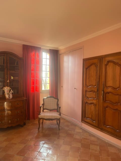 Suite le Quervalat dans magnifique bastide 18eme Bed and Breakfast in Aix-en-Provence