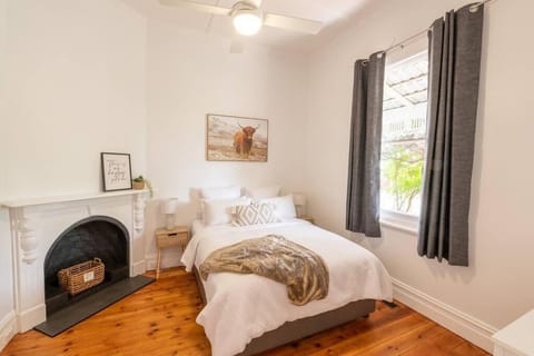 Newly renovated, Kennedy Cottage - close to CBD House in Bendigo