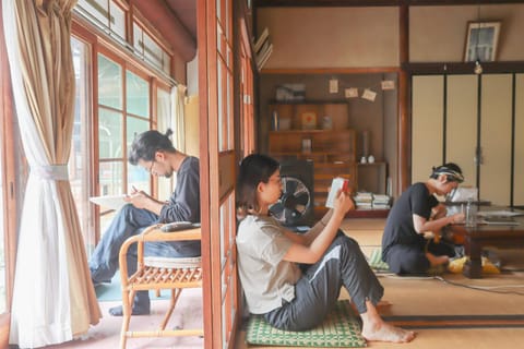 People, Living room, group of guests