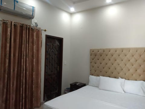 Dove Inn Hotel, johar Town, nearest Shoukat Khanum Hospital LHR Hotel in Lahore
