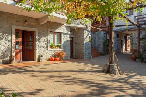 Property building, Day, Inner courtyard view