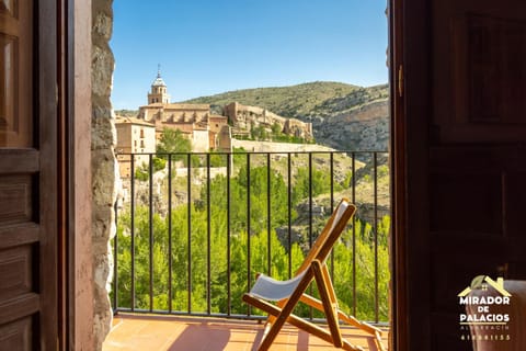 Nearby landmark, Day, Natural landscape, View (from property/room), Balcony/Terrace, Mountain view