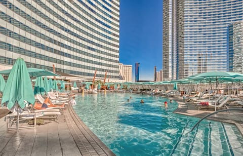 Vdara Studio Suite 011 Pool View FREE VALET Parking Hotel in Las Vegas Strip