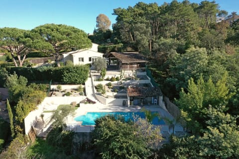 Sublime Villa Piscine Jacuzzi Côte d'Azur Villa in Mouans-Sartoux