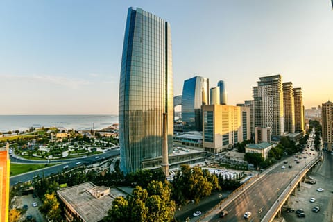 Property building, Day, Neighbourhood, City view, Sea view, Street view, Parking