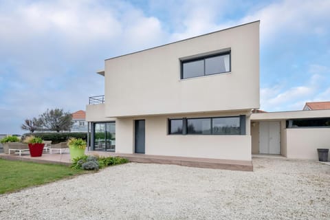 Maison d'architecte Face Mer à la Plaine sur Mer Haus in La Plaine-sur-Mer
