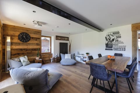 Modern Chalet 8 Pax Free Parking Mountain View Chalet in Les Houches