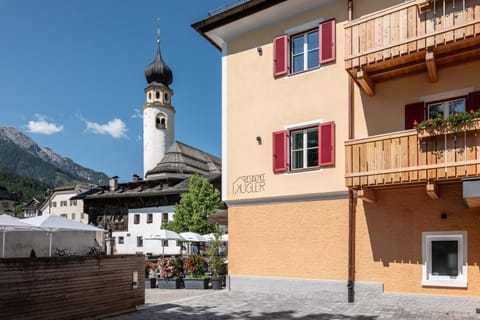 Property building, Nearby landmark