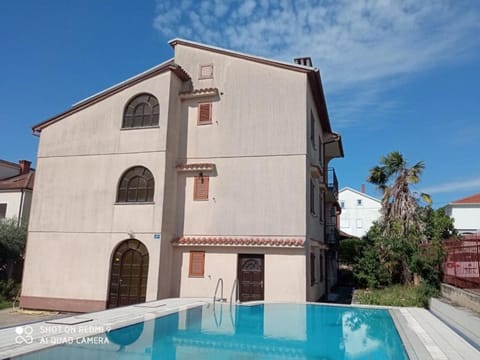 Apartments LEO with pool Bed and Breakfast in Istria County