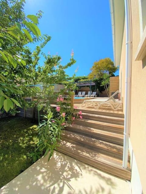 Maison avec piscine et parking à 1,3km des plages Villa in Cagnes-sur-Mer