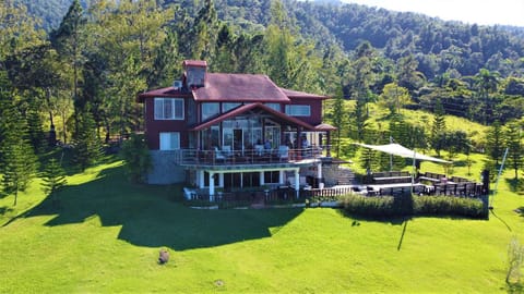 Property building, Facade/entrance, Natural landscape, Bird's eye view, View (from property/room), Balcony/Terrace