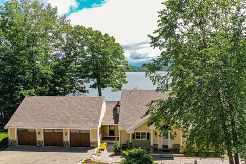 Stoneybrook Retreat Haven - The Carriage House House in Moultonborough