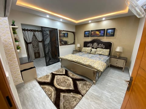 Super luxury apartment Condominio in Lahore