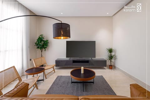 TV and multimedia, Living room, Seating area, Evening entertainment