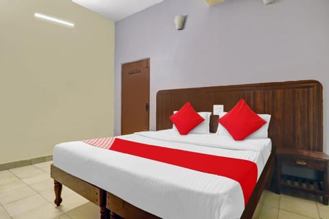 OYO Flagship HRR Hotels Near Paradise circle Hotel in Secunderabad