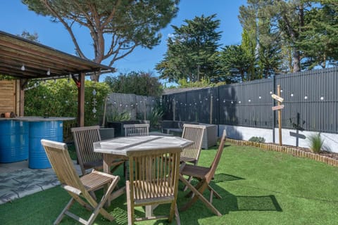 Patio, Garden, Garden view