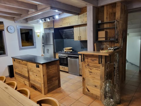 Chalet Courchevel La Tania - 14 personnes - 7 chambres 7 salles de bains - 40 m des pistes Chalet in Les Allues