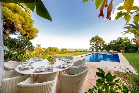 Day, Garden, Garden view, Pool view, Swimming pool, sunbed