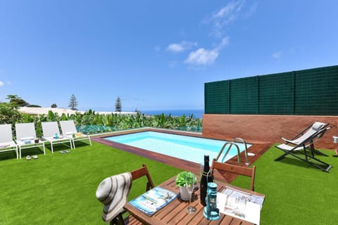 Garden, Swimming pool, sunbed