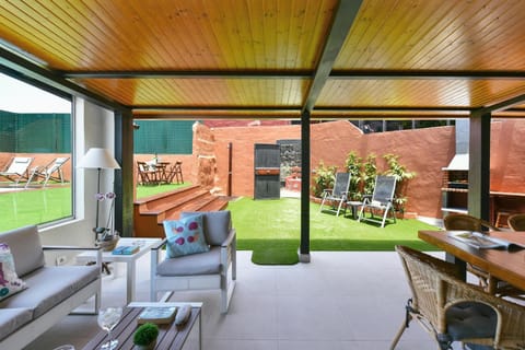 BBQ facilities, Garden, Balcony/Terrace, Living room, Dining area