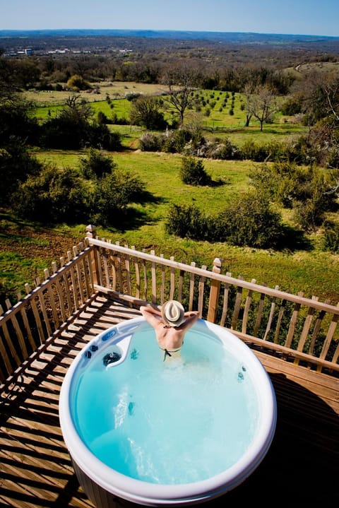 Natural landscape, Garden, Hot Tub, Hot Tub, View (from property/room), Balcony/Terrace