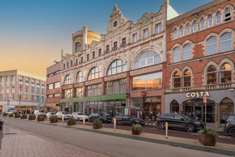 Property building, Day, Neighbourhood, City view, Street view, Location