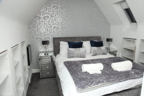 Luxury 4 bed house in Swindon House in Swindon