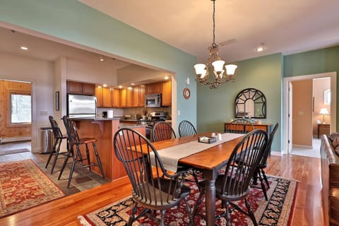 Make this beautiful property your family vacation home while in Killington B301 Casa in Mendon