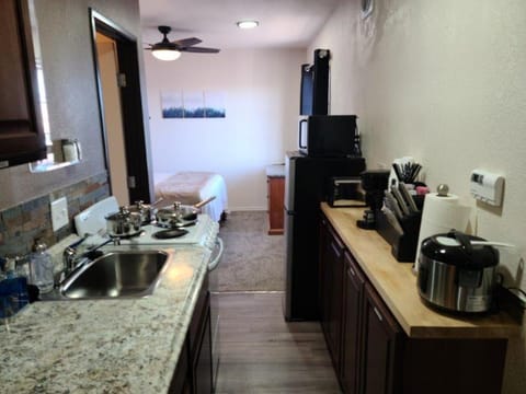 070B Cozy Studio with Kitchen nr South Rim Sleeps 4 Condo in Grand Canyon National Park