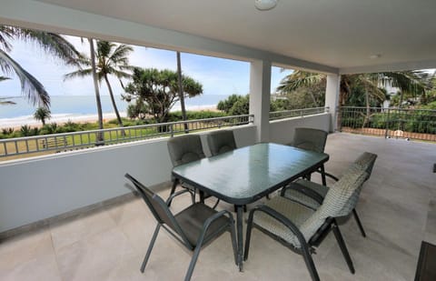 Horizons 3 and 3a Apartment in Bargara