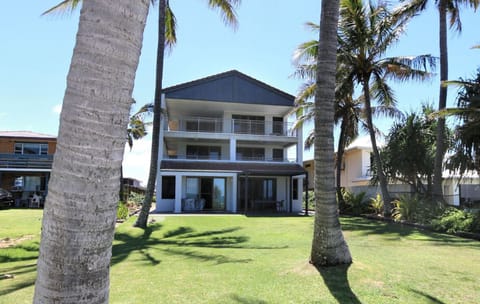 Horizons 3 and 3a Apartment in Bargara