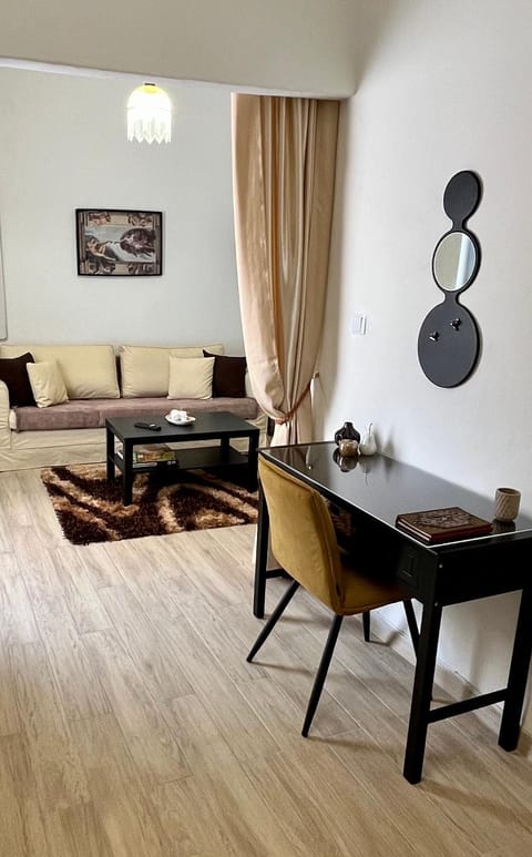 Cozy house with backyard at Iraklio Attikis Apartment in Central Athens Regional Unit, Greece