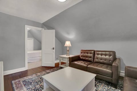 Suites on Seneca - Gorgeous One Bedroom Apartment Condo in Harrisburg