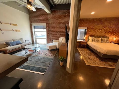 Luxury 2 Bedroom Apt With Exposed Brick Downtown Apartment in Roanoke