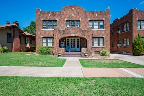 Step Back in Time Historic Details Ideal Location Apartamento in Oklahoma City