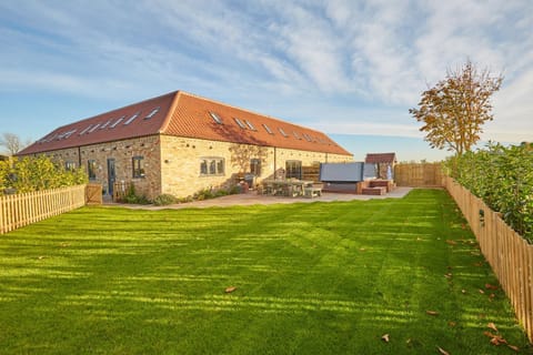 Holly Tree Barn, Ashlin Farm Barns House in West Lindsey District