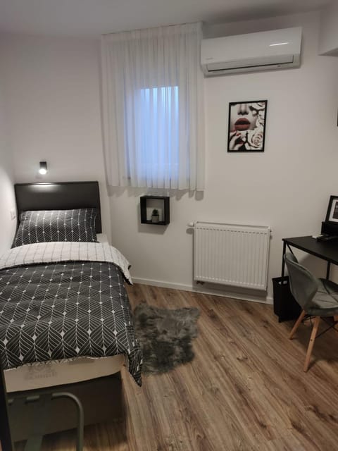 LaRoom - Free Parking Bed and Breakfast in City of Zagreb