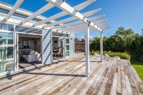 Blue Bungalow House in Martinborough