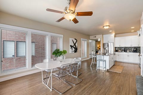 Dining area, kitchen