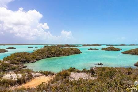 Charming Guest House near Chalk Sound and the Beach House in Turks and Caicos Islands