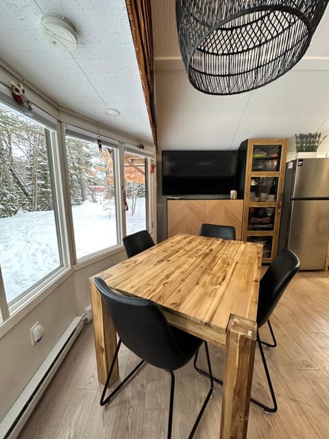 Petit chalet au bord de la rivière Chalé in Shawinigan