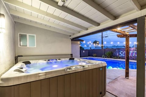 Galactic Getaway by Scottsdale Beach Club - NEW House in Tempe