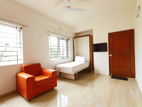 Seasons Suites - Bommasandra Condo in Bengaluru