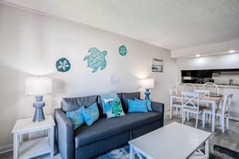 Pelican Inlet C222 condo Apartment in Crescent Beach