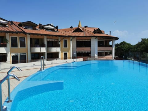 Property building, Pool view, Swimming pool, Swimming pool