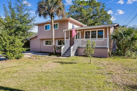 Whimsical Woodland Heights Escape- Main House House in Pensacola