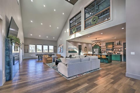 Suite7Dreams - Lavish Riverfront Escape! House in Glenwood
