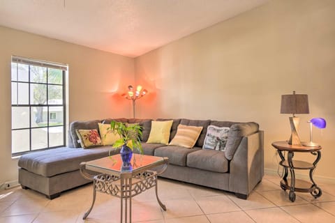 Stunning Retreat about 3 Miles to Pier! Casa in Safety Harbor