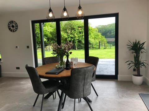 Patio, Garden, Dining area