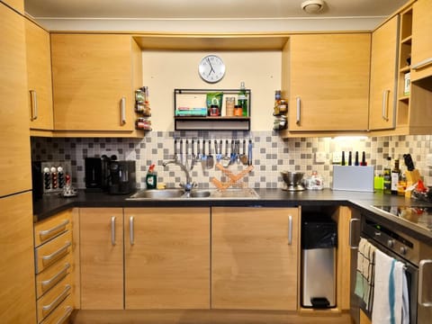 Kitchen or kitchenette, minibar, pet friendly, stove